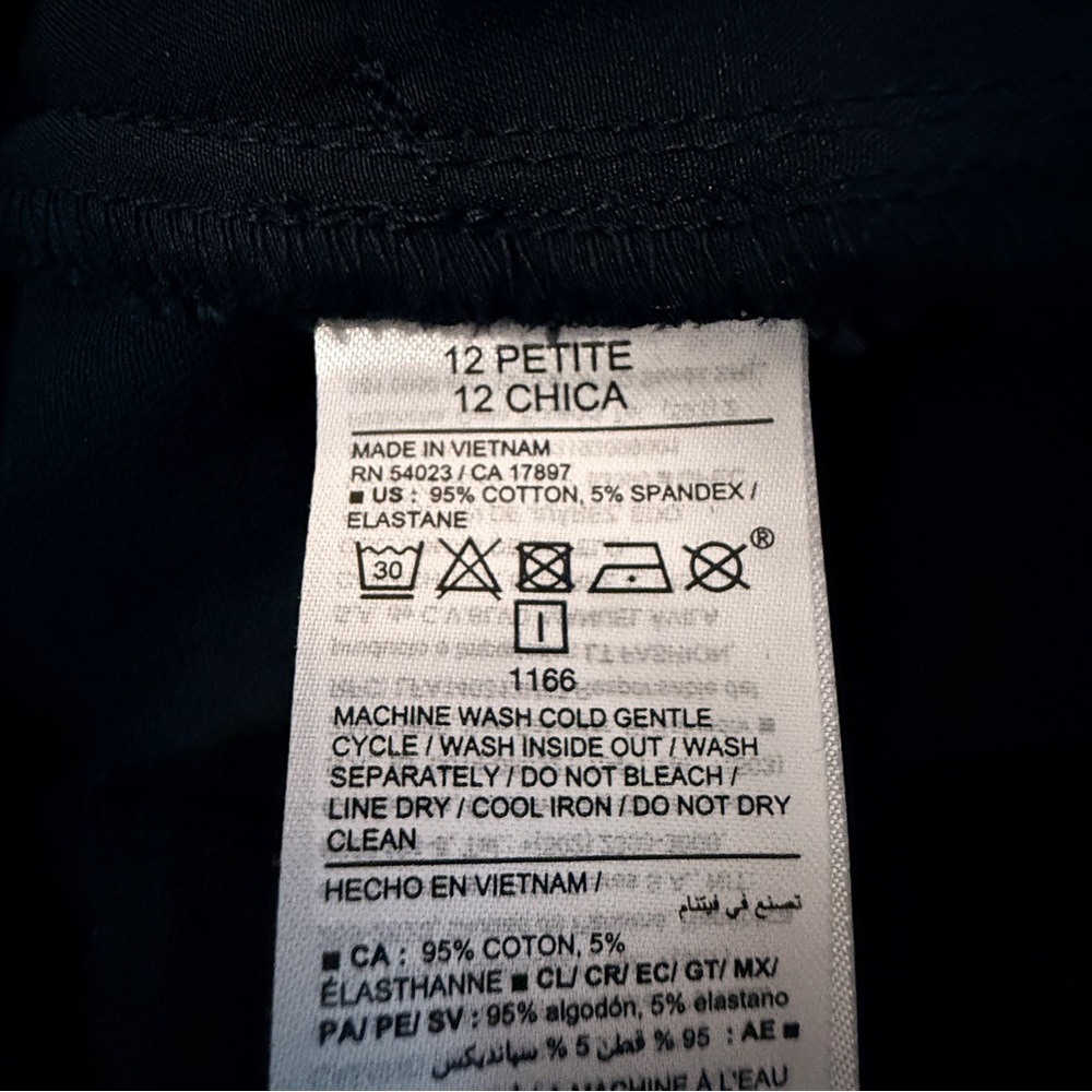 Old Navy | Black Dot‎ Pixie Skinny Pants, High Rise - Picture 7 of 7